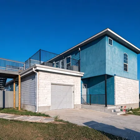 Cozy & spacious 4-bedroom house in Del Valle. Minutes to COTA, Tesla, & I45