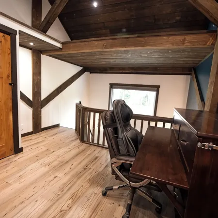 Oz Lodge: Alice Chalet -Brand new, Alaskan chic chalet!