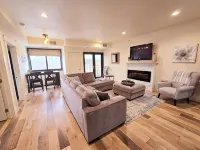 Updated 2 Bedroom Condo! ベッカーのホテル