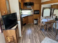5th wheel on lot. - 3-Star