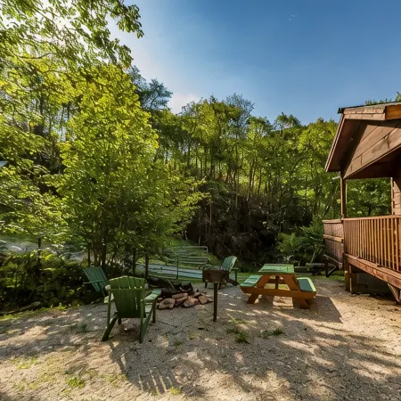 Mountain Serenity & Close to Hiking, Rafting, Fishing and KayakingWolf Song"
