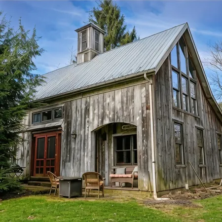 Luxury Barn with Best View in the Cuyahoga National Park.