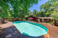 Lrg Wine Country Estate on creek w Pool/Spa sleeps 8 - Villas