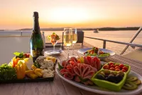 O Hotel Goa, Candolim Beach - servizio colazione