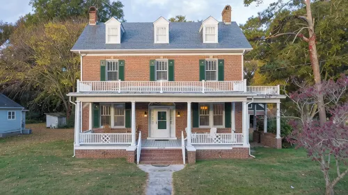 Stately historic 3bdr shore house near Cape Charles, boat parking, pet friendly
