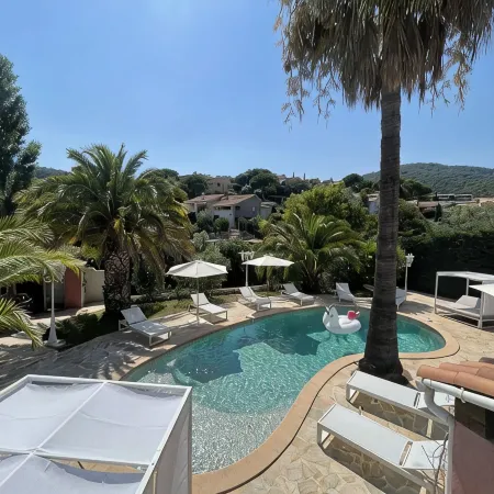 Beautiful vacation villa with large pool 900m walk to the beach for 12 people
