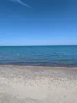 Cozy Pet Friendly Cottage, Partial Water View, Sleeps 7, Half Block from Beach!