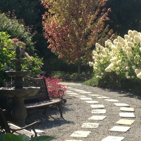 Coastal Retreat Across From Puget Sound Sleeps 2-4. High Speed Internet.