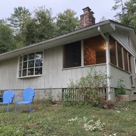 Private Adirondack lakefront Cottage on Loon Lake