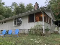 Private Adirondack lakefront Cottage on Loon Lake - Wi-Fi