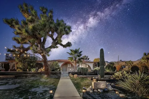 HotTub, Stargazing Rooftop Deck, Murals, Hammocks