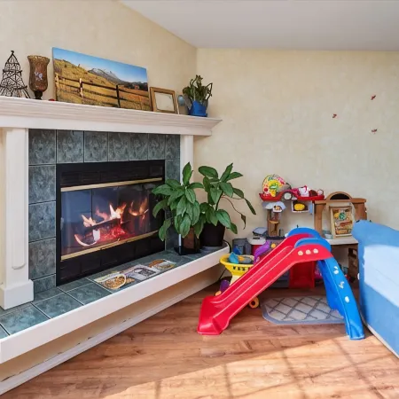 4 Bedroom 3 Bathroom Home Near Golf Course and Zoo