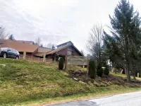 Mount Snow Timber Creek Townhouse with Pool and Ski Shuttle