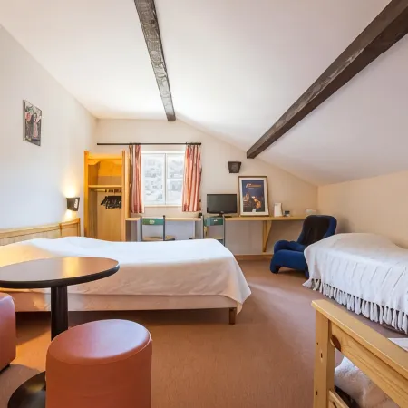 Logis Hotel Restaurant Auberge les Rives de l'Arzon Отели в г. Воре