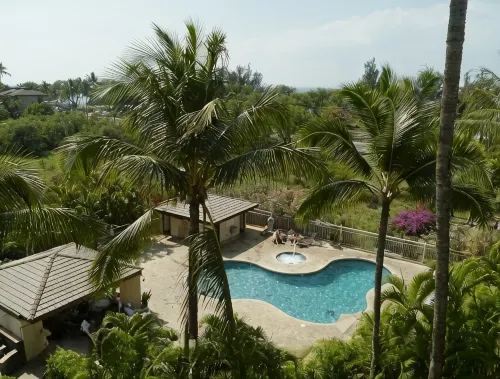 Ocean, mountain, pool views. Best location at The Banyan. Across from Kam2 beach - 4-Star