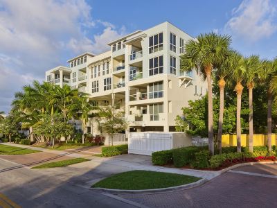 Hemingway Coast to CoastIntracoastal Water View! 2 Blocks to Beach &Pickleball