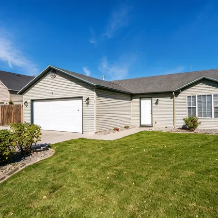 CLEAN 3 BR 2 Bath- QUIET neighborhood