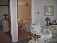 Aldernest Den - Mount Desert Island/Acadia -walk across the lawn down to shore - Wifi