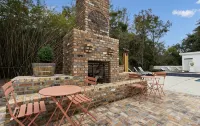JD’s Zebras - Redesigned Historic School Guesthouse, Old BSL, Steps to Beach - 4-Star