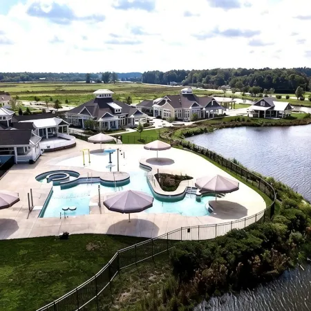 House sleeps 10, steps to pool, indoor/outdoor living, shuttle to Bethany Beach