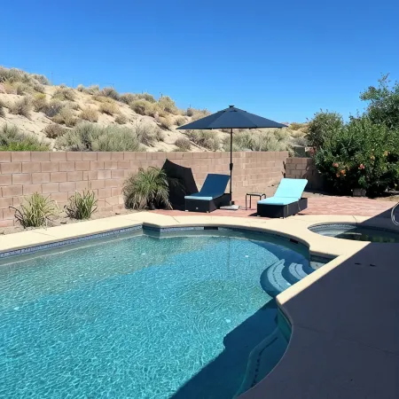 Your Home Away From Home in the Sunshine! Minutes from great amenities.