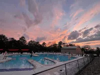 Winter Wonderland Chalet WArcades, Pool Table, Fire Pit, Lake, Pools & Ski Lifts - Swimmingpools