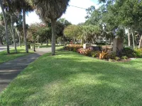 2 bed/2 Ba Venice Island Villa - Walk to Beach & Historic Downtown Venice! - 3-Star