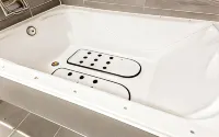 Mj Hotel
