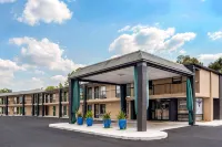 Super 8 by Wyndham Daleville/Fort Novosel - 2-Star