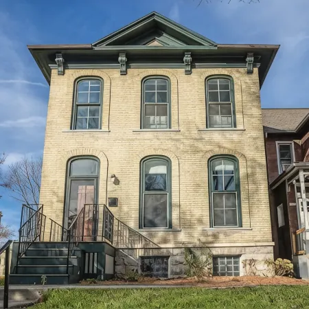 Cream City Victorian Parking AC Patio Walkable