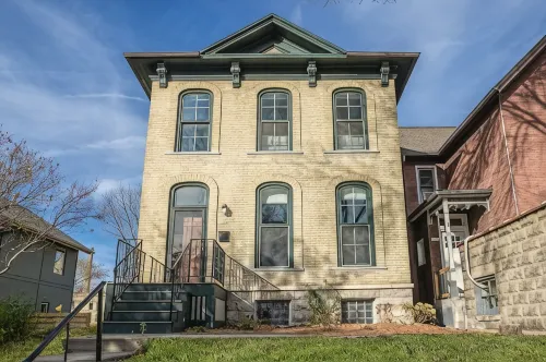 Cream City Victorian Parking AC Patio Walkable
