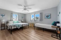 Uncrowded Beach Sunsets Just 50 Steps Away + 2 King Beds + Pac Man Arcade - Strand