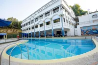 U Rivergate Karjat - Swimmingpools