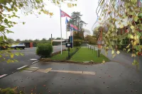 Trivelles Waterhall Country Gatwick Hotel & Airport Parking