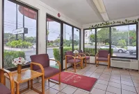 Econo Lodge Midtown