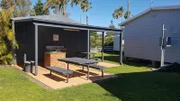 Shellharbour Holiday Village - Homestays