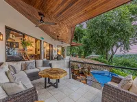 Pacifica- Spectacular Views, On-site Staff, Gated Community-Paved Road Access Hôtels à : Savegre de Aguirre
