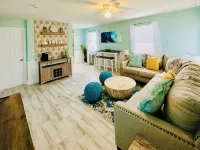 Newly Renovated 3BD/2BTH, 1 BLK to Beach