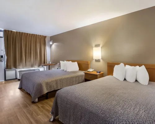 Econo Lodge Hotels in Suwannee County