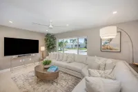 Luxury Escape w/ Heated & Cooled Pool/Spa - 프라이빗 풀