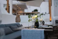Aqua Luxury Suites by Estia - breakfast