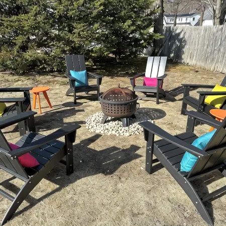 North Conway Adventure Hub! Walk to Shops & Dining. All New! Deck, Grill, Lawn