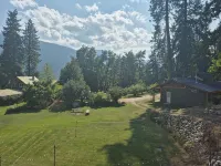 Family friendly 2 bdrm/ 3 bed  home mins from sandy beaches and downtown Nelson! - 4 tähden