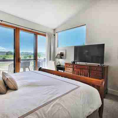 Luxury 2Br Park City Retreat with Mountain & Preserve Views & Saltwater Hot Tub Rooms