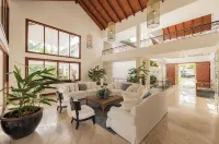 Casa De Campo - Stunning Mansion Walking Distance to the Beach - homestay