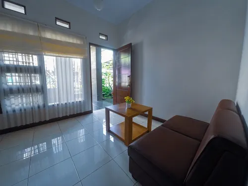 Sukasari Guesthouse - Homestays