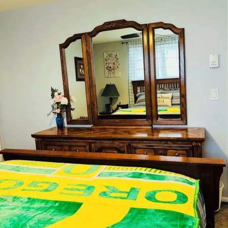 Emerald City 3B Home - Extended Stay Discounts