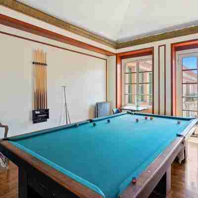 Downtown Studio Near Convention Center and Beach Free Parking Fitness & Recreational Facilities