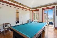 Downtown Studio Near Convention Center and Beach Free Parking - Condos