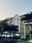 Best Western Plus Paramount Hotel - parking